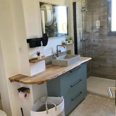 3 Jardin, Jaccuzi, Proche Holiday home Le Pradet