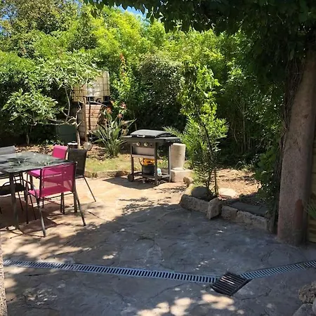 Holiday home 3 Jardin, Jaccuzi, Proche